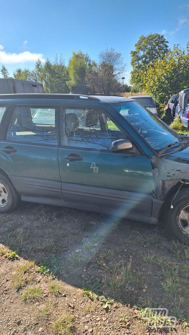 Subaru Forester 2001 m dalys