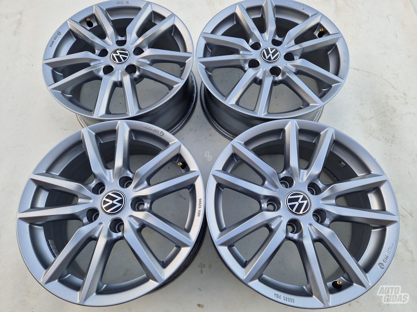 Volkswagen R16 Passat light alloy R16 rims