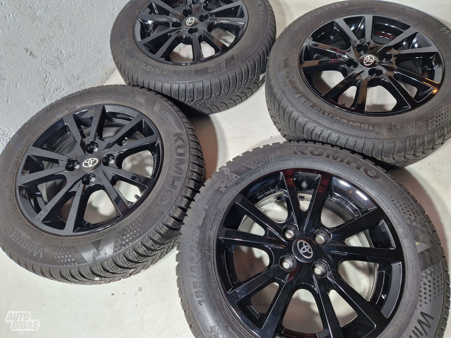 Toyota R15 Yaris light alloy R15 rims