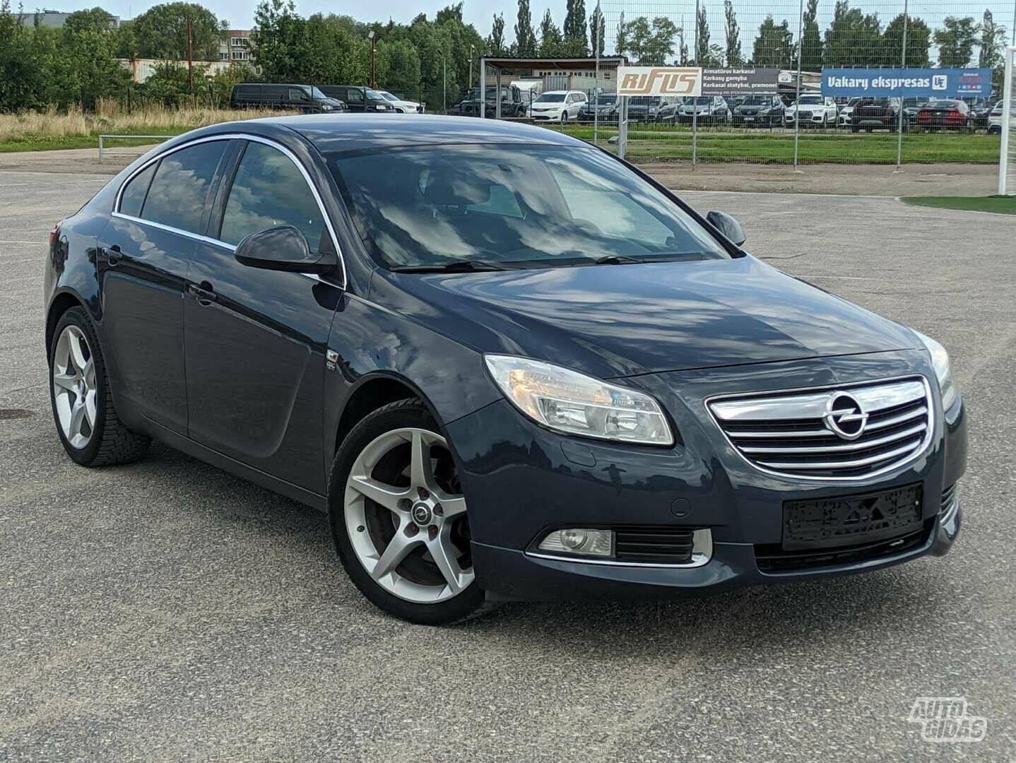 Opel Insignia 2011 y Hatchback