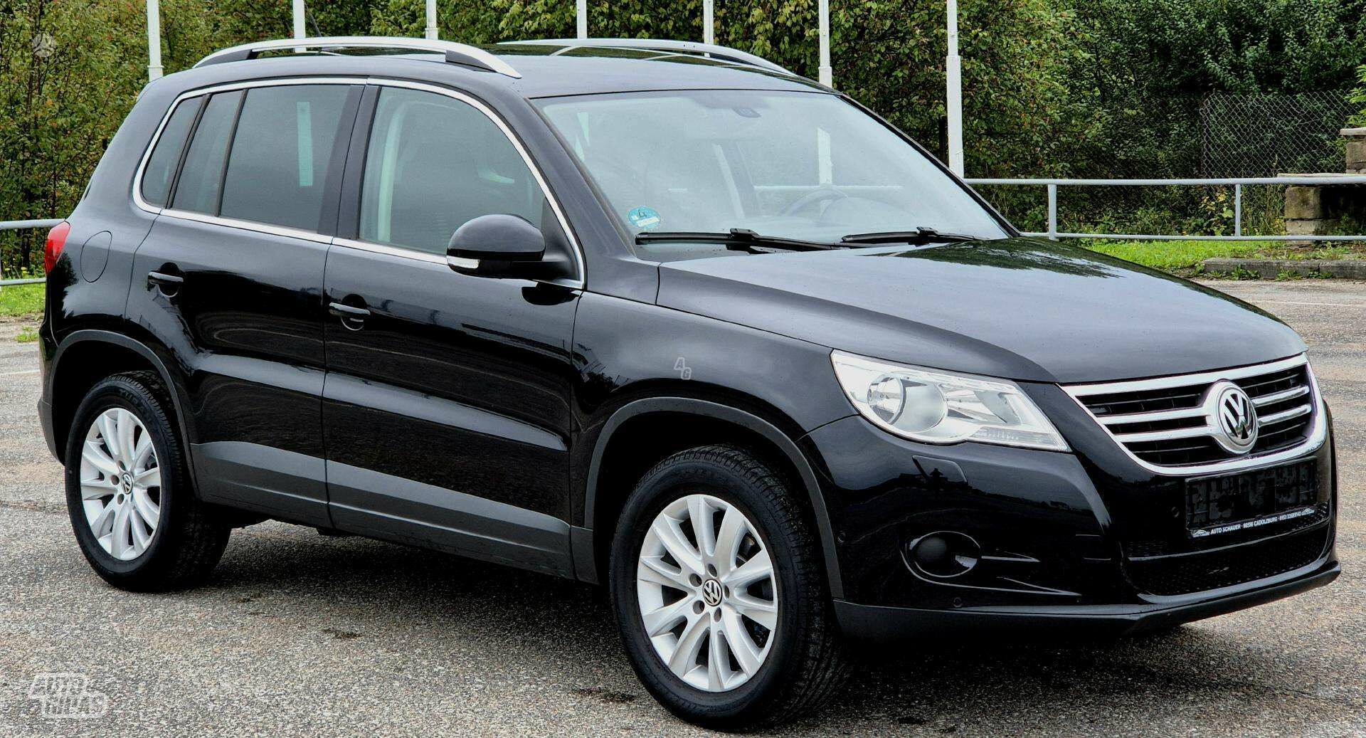 Volkswagen Tiguan 2010 г Внедорожник / Кроссовер