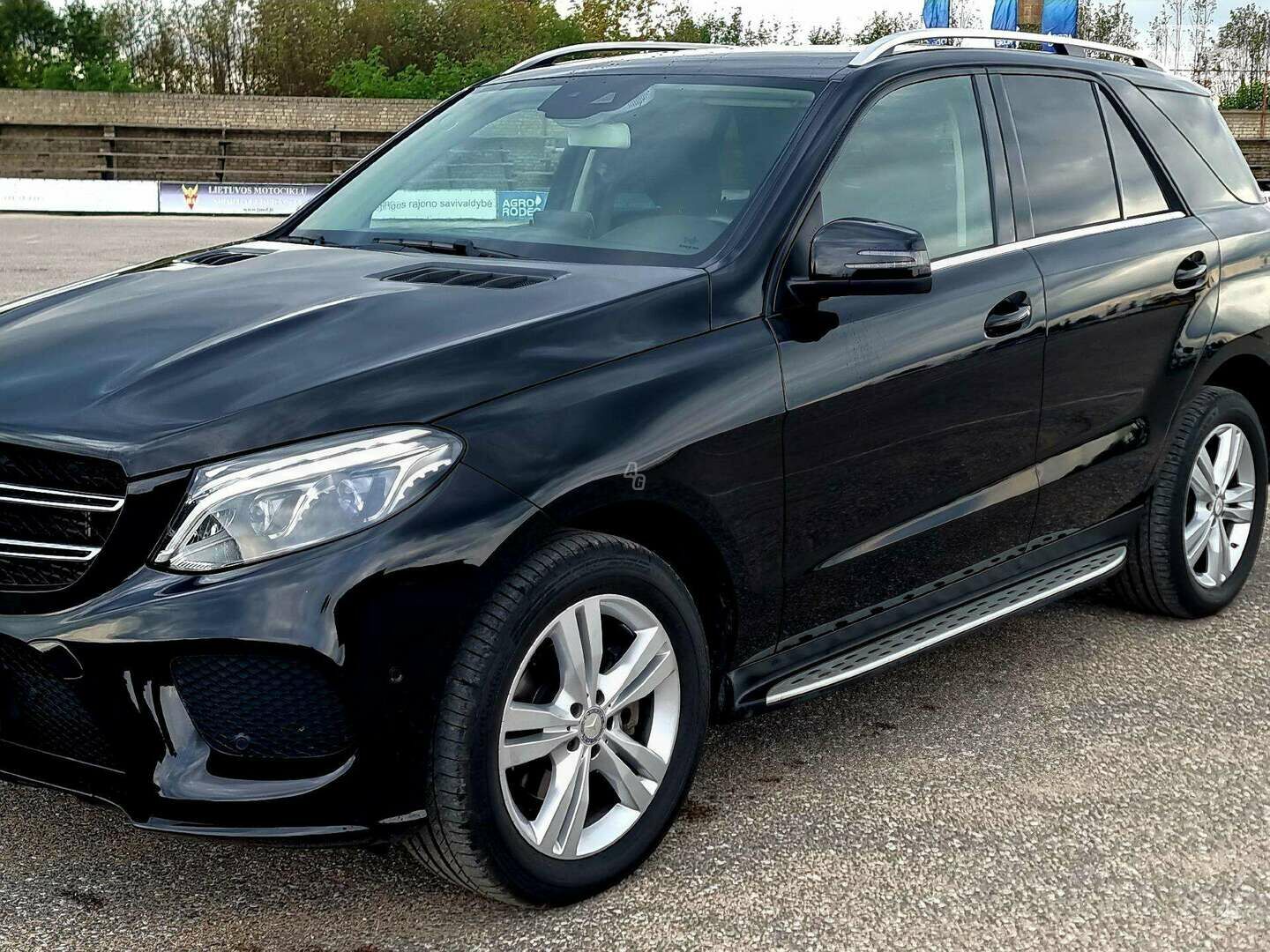 Mercedes-Benz GLE 350 2016 г Внедорожник / Кроссовер