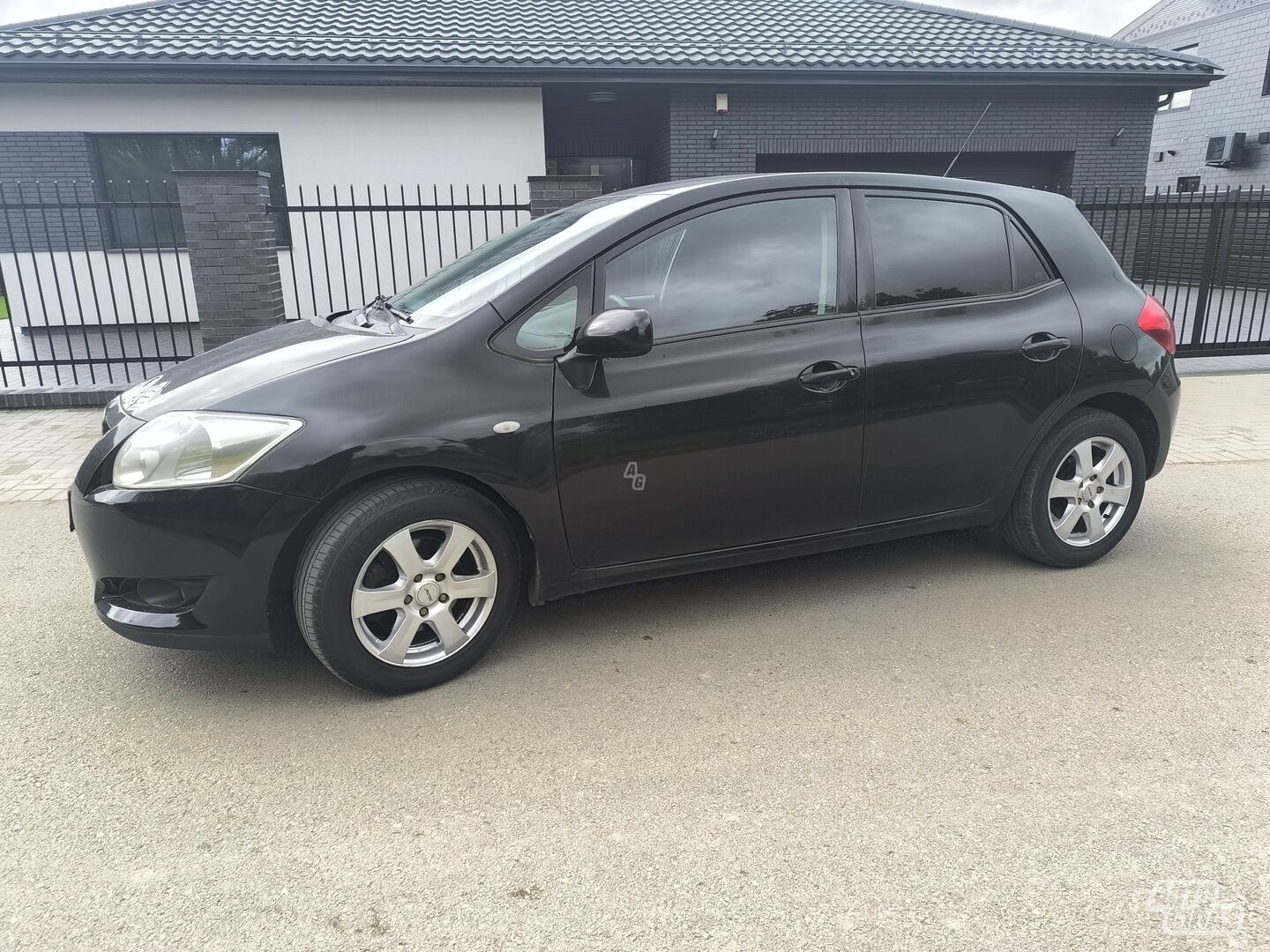 Toyota Auris 2008 y Hatchback