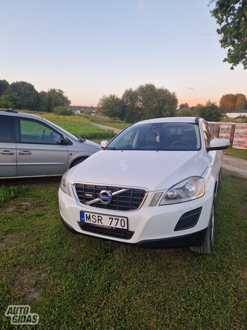 Volvo XC60 2010 г Внедорожник / Кроссовер