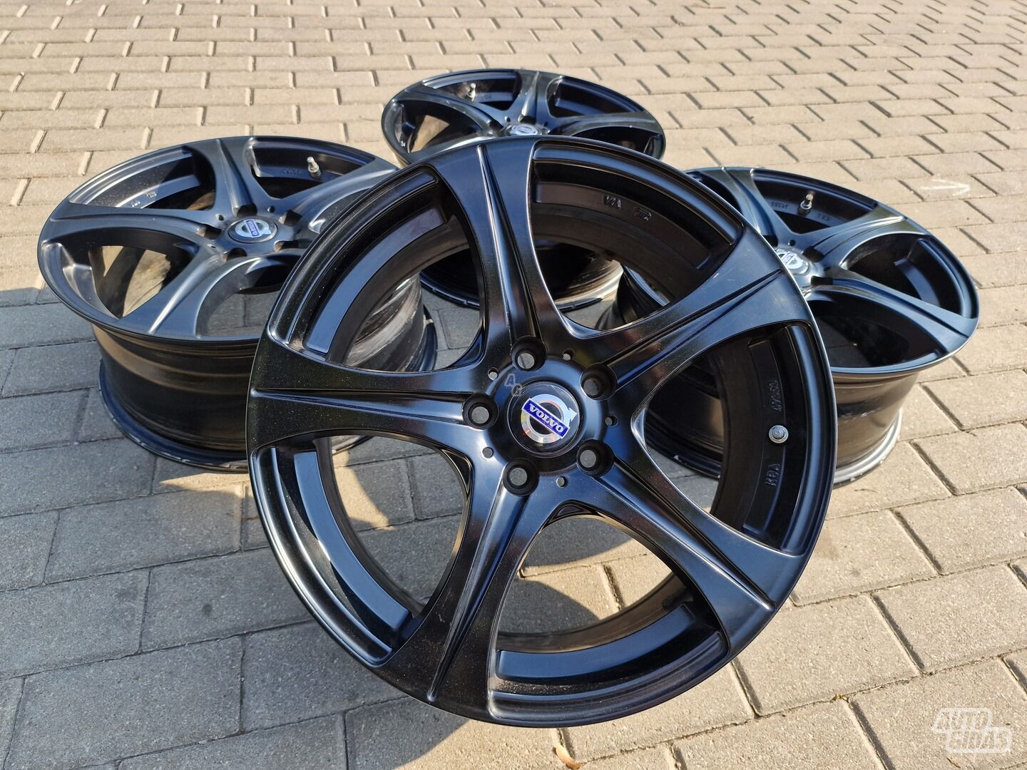 Volvo S60,V40,V50,V60,V70 XC60 light alloy R17 rims