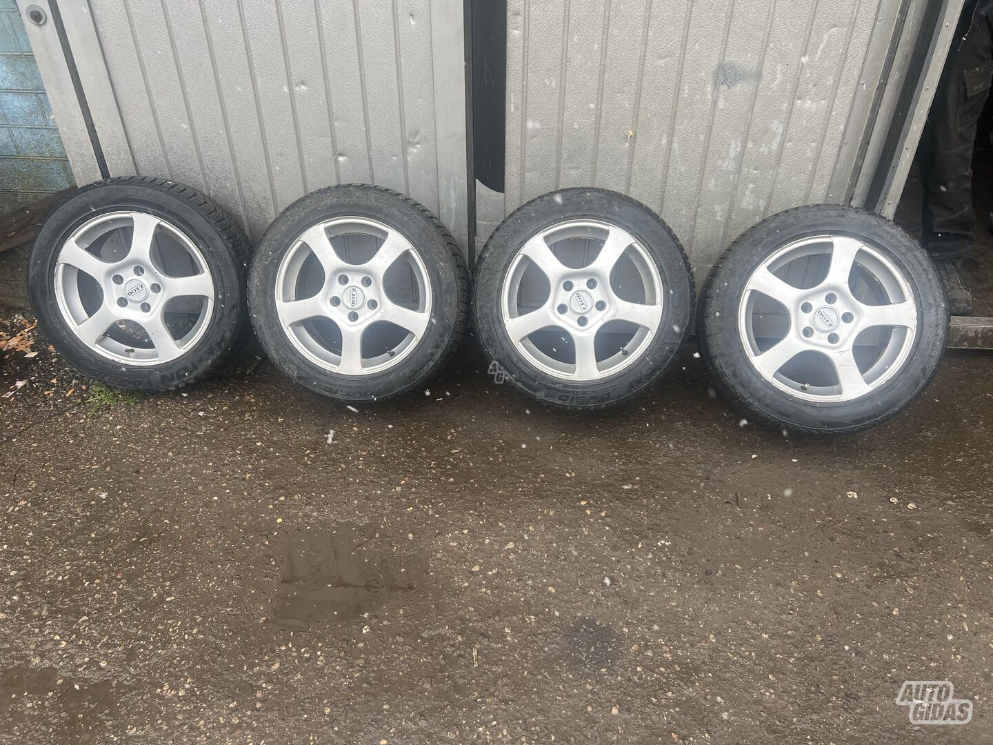 Light alloy R16 rims