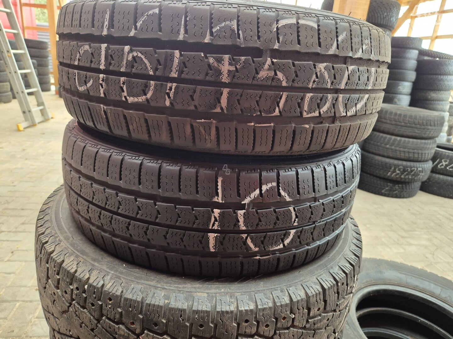 R16C universal tyres minivans