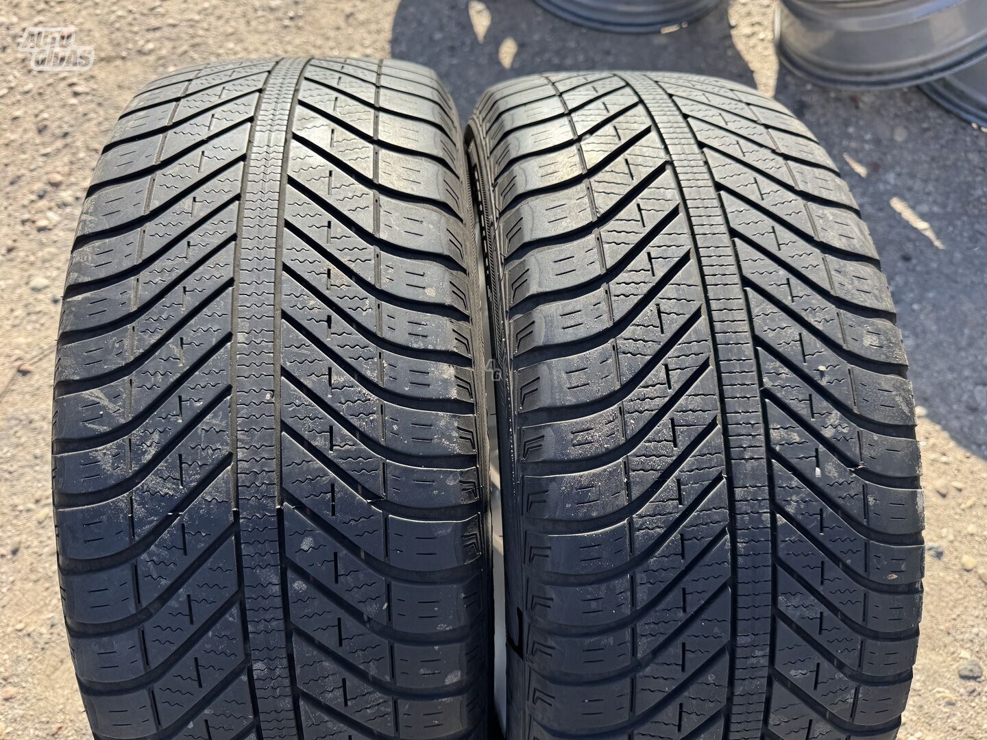 Goodyear Siunciam, 4mm R17 зимние шины для автомобилей