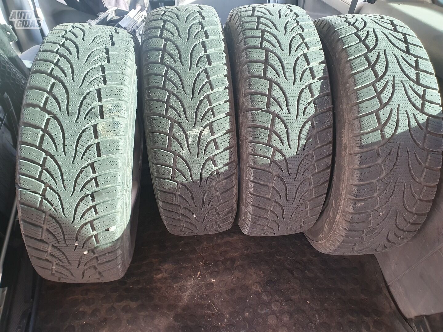 R15 universal tyres passanger car