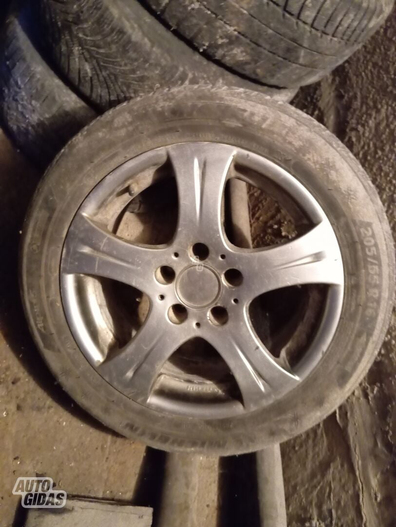 Passat light alloy R16 rims