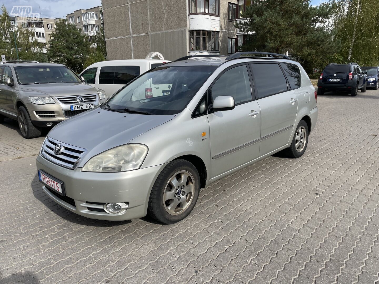 Toyota Avensis Verso 2002 г Минивэн