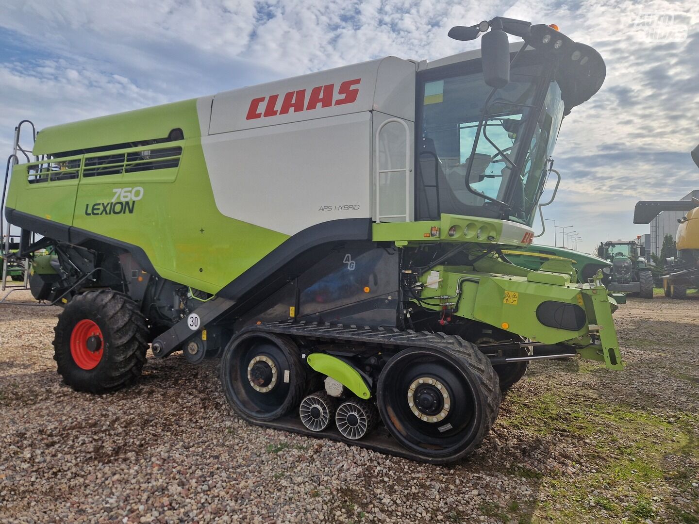 Claas Lexion 760 TT 2013 y Harvester