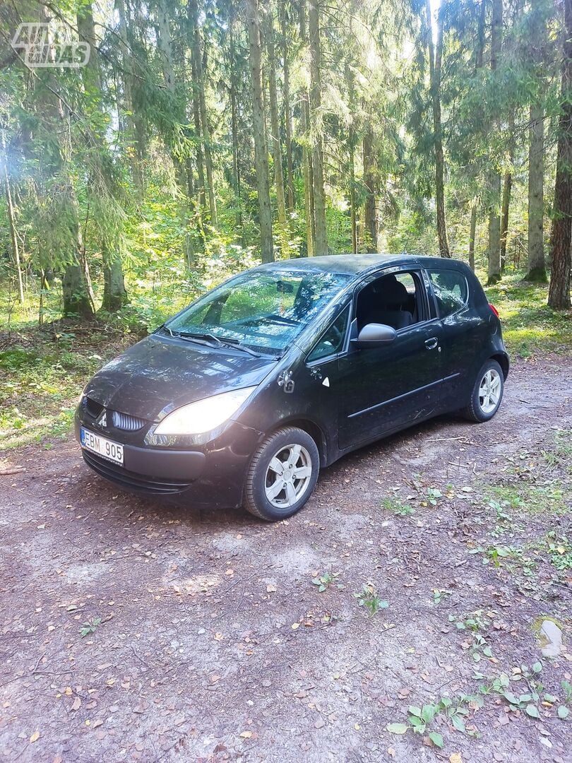 Mitsubishi Colt 2006 г Хэтчбек