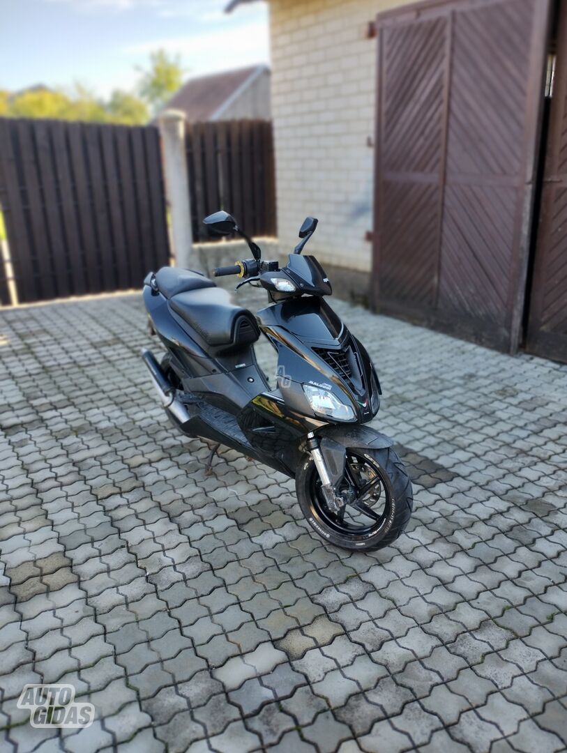 Aprilia SR 2015 y Scooter / moped