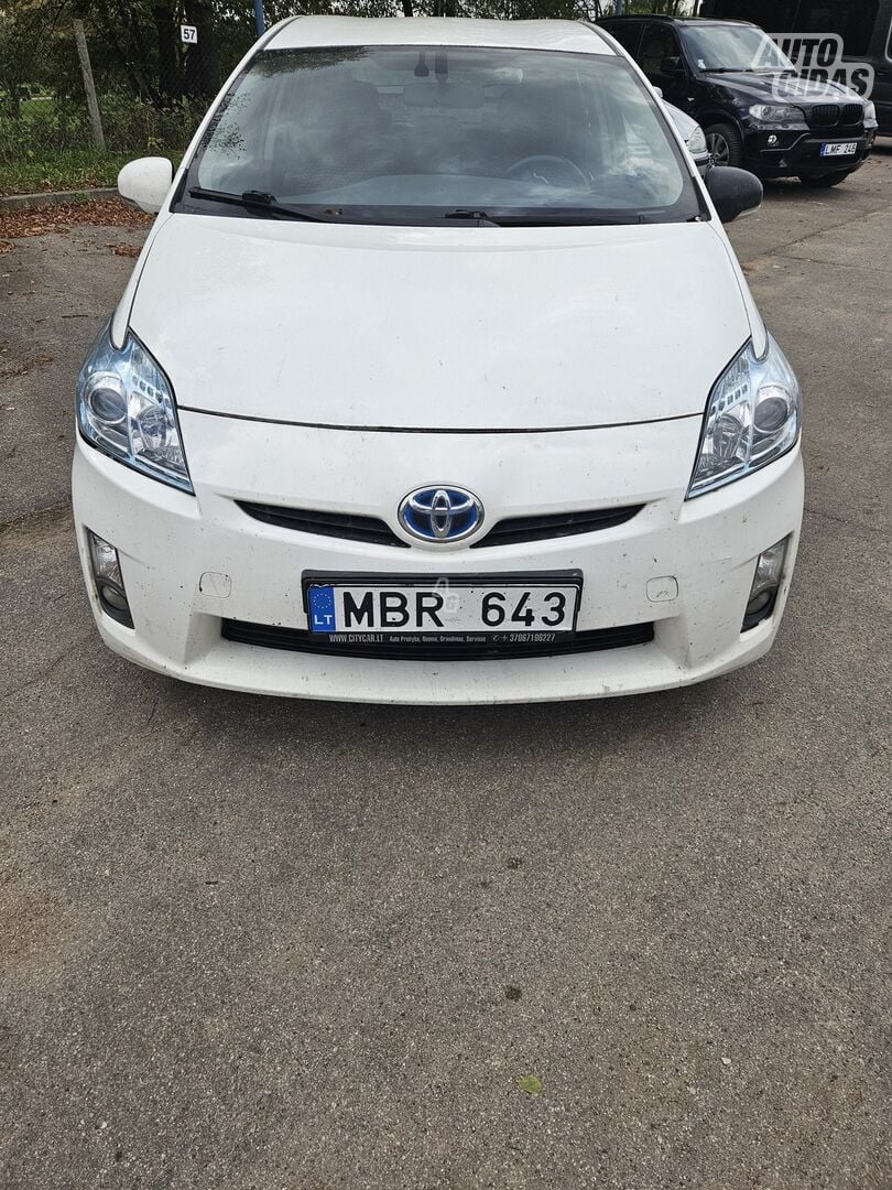 Toyota Prius III 2010 г