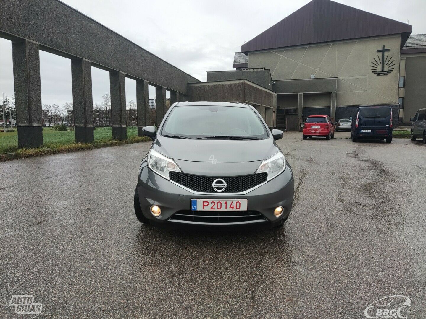 Nissan Note 2016 y Hatchback