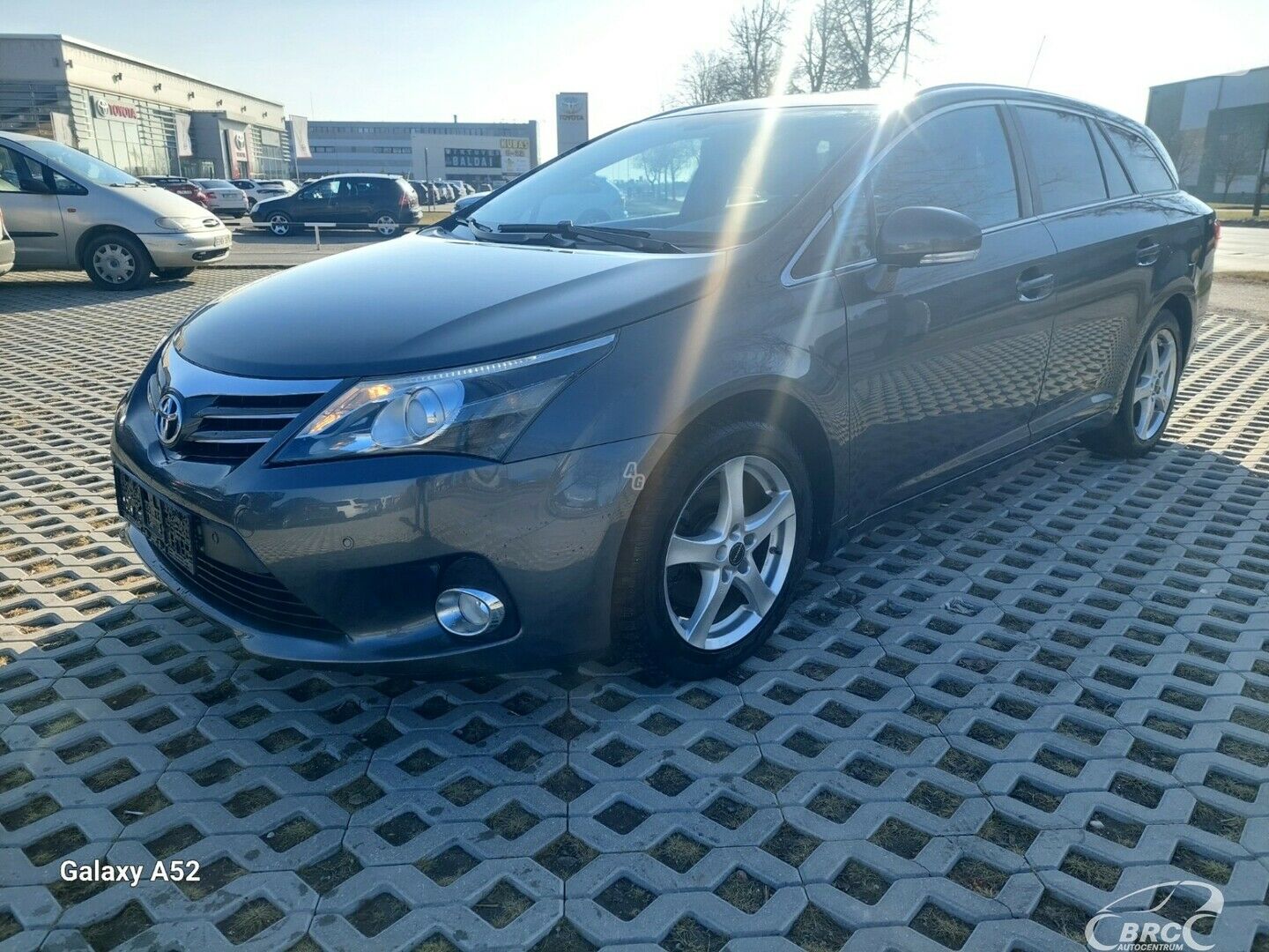 Toyota Avensis 2014 y Wagon