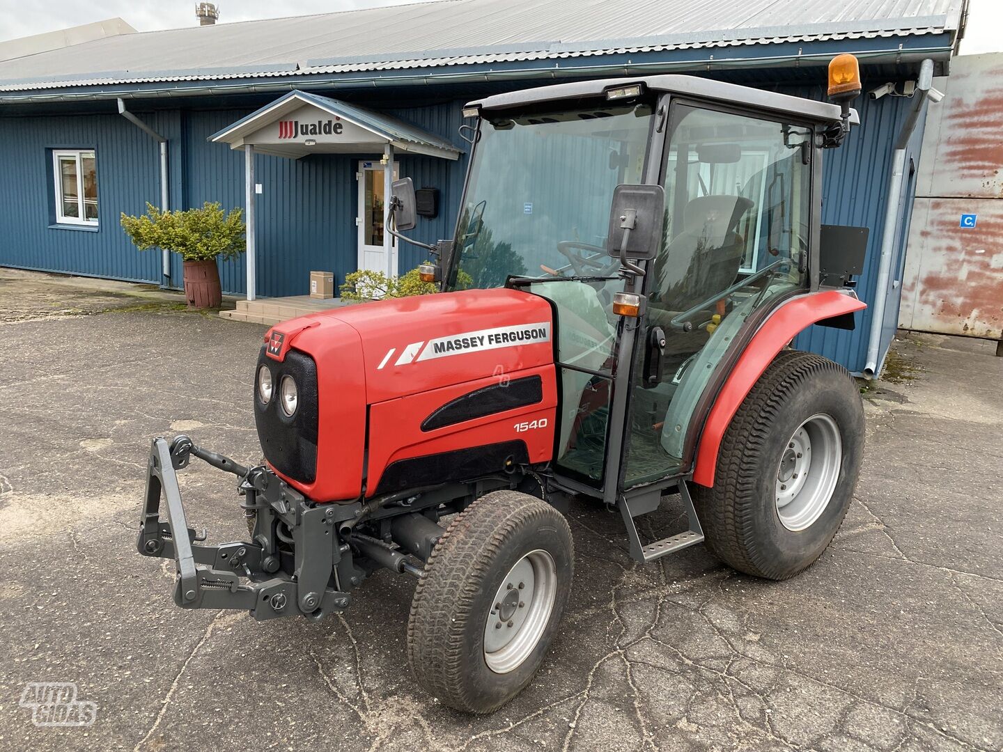 Massey 1540 2010 г Трактор