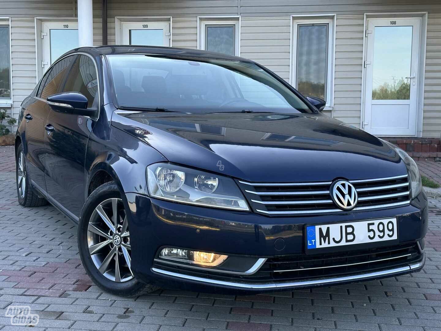 Volkswagen Passat 2011 y Sedan