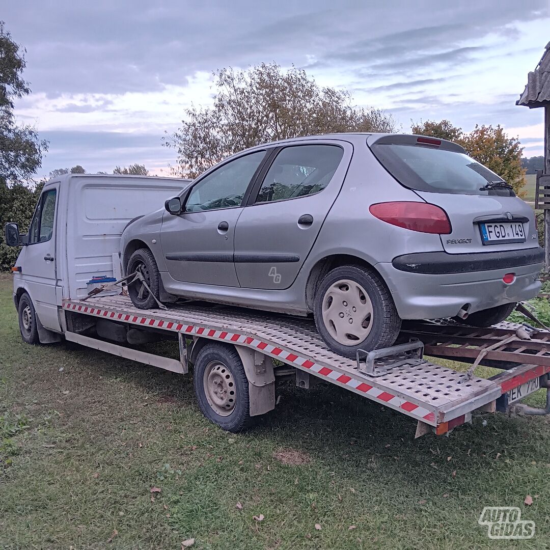 Peugeot 206 2001 г Хэтчбек