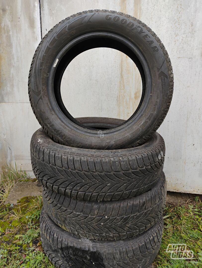 Goodyear R16 žieminės padangos lengviesiems