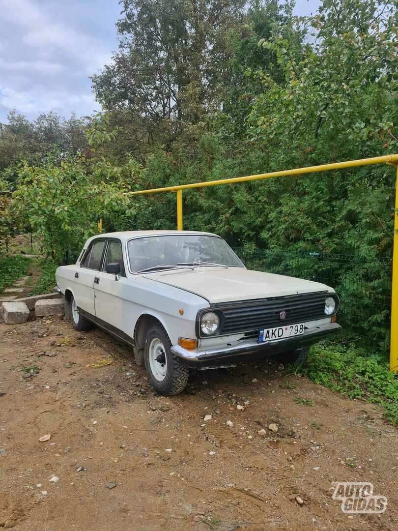 Gaz Volga 1990 y Sedan