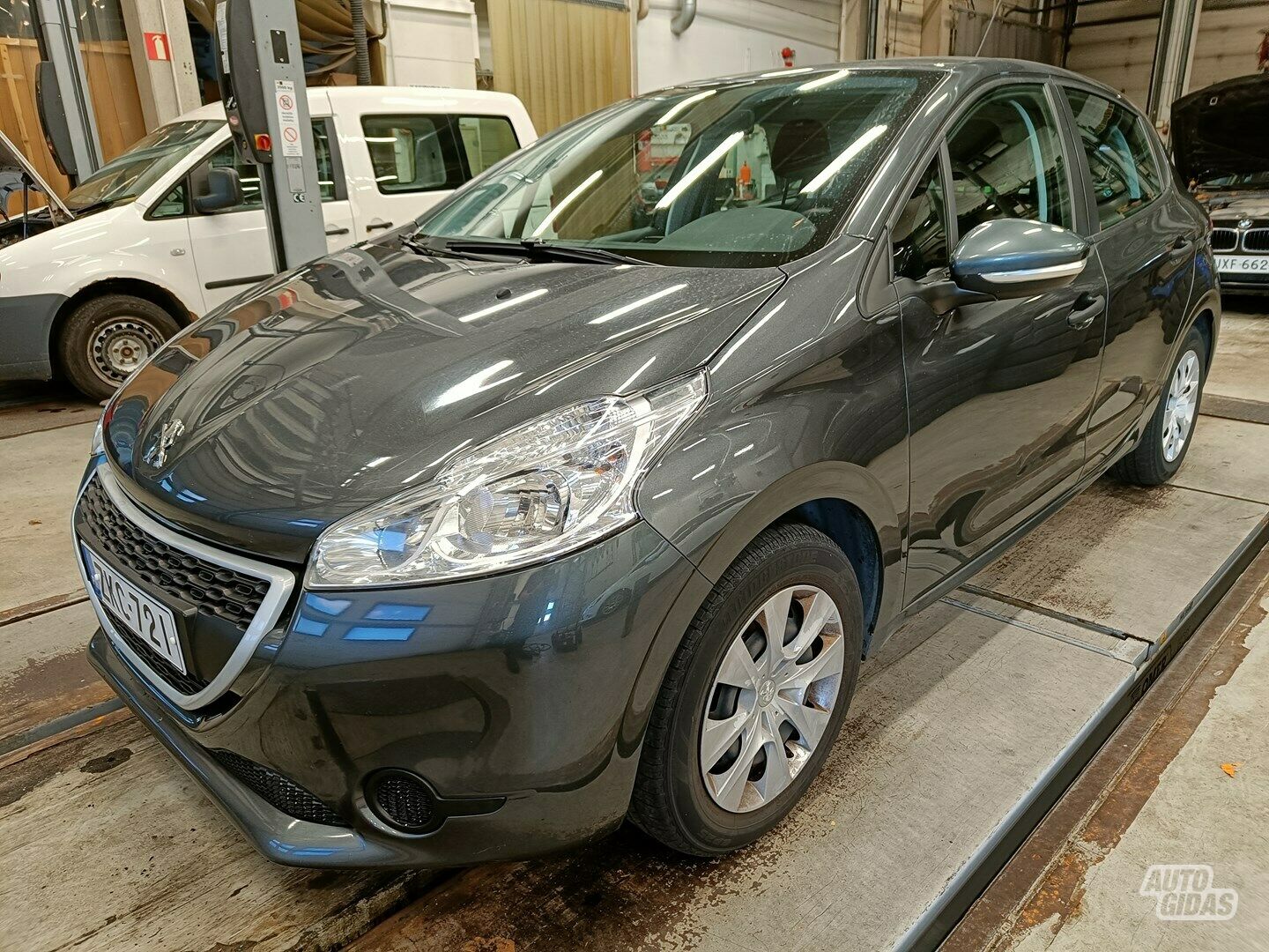 Peugeot 208 I 2014 y