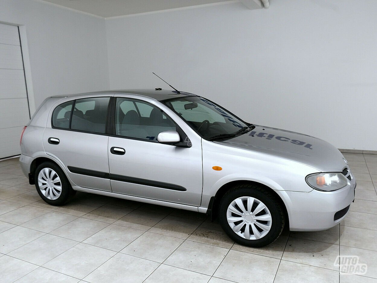 Nissan Almera 2003 y Hatchback