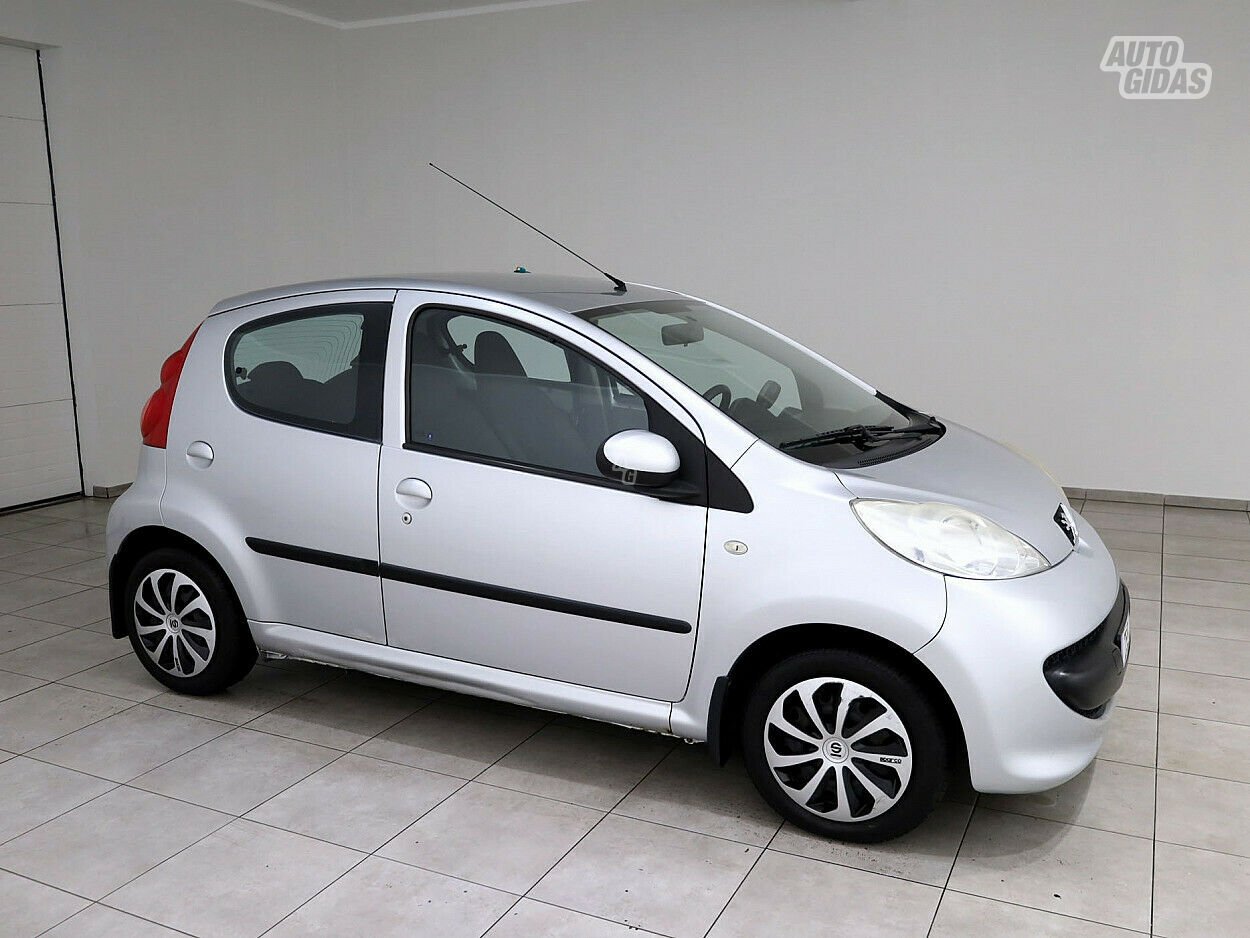 Peugeot 107 2006 г Хэтчбек