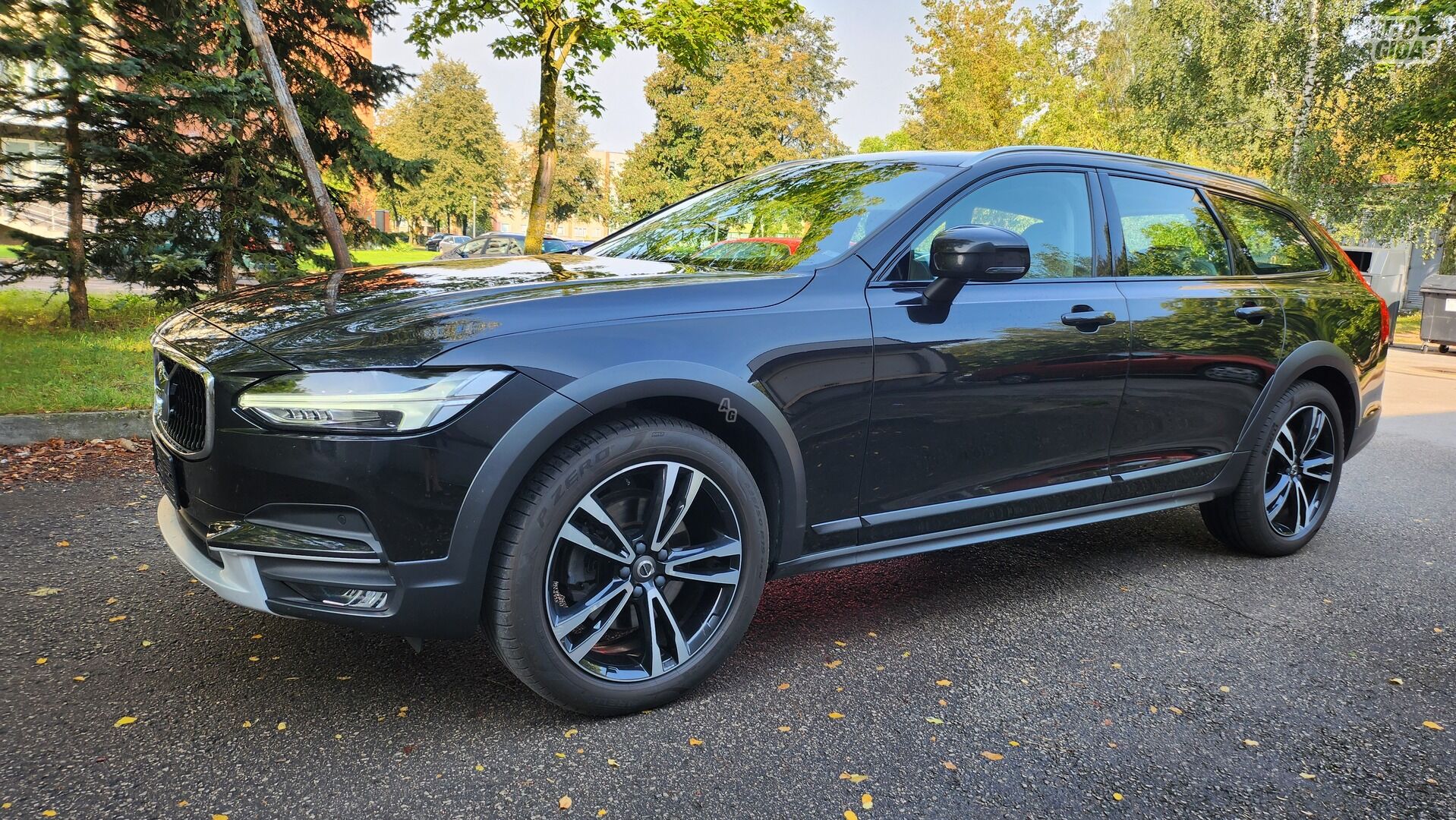 Volvo V90 Cross Country 2017 y Off-road / Crossover