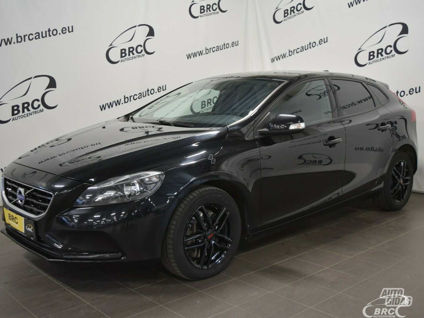 Volvo V40 Kinetic A/T 2016 г