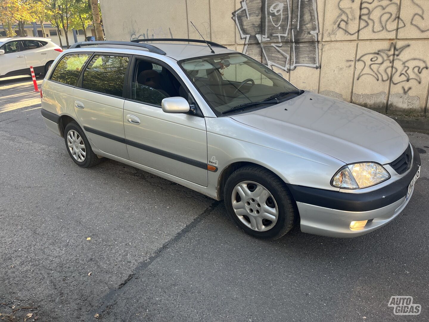 Toyota Avensis I 2001 y