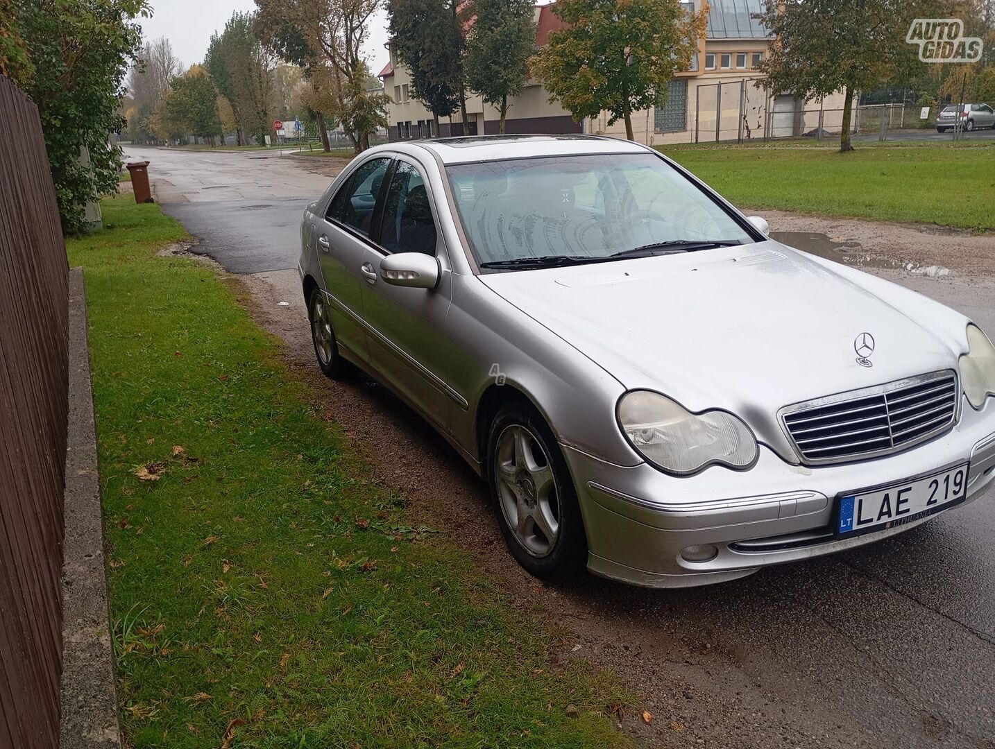 Mercedes-Benz C 200 2002 y Sedan