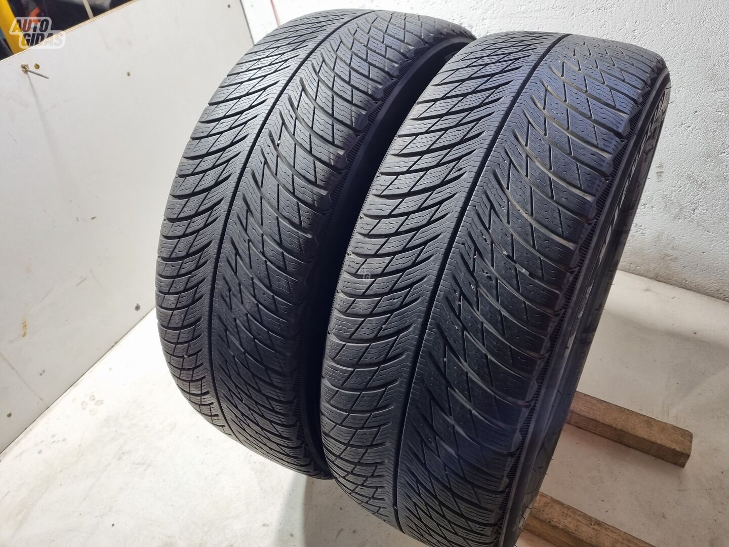 Michelin 6-7mm R19 зимние шины для автомобилей