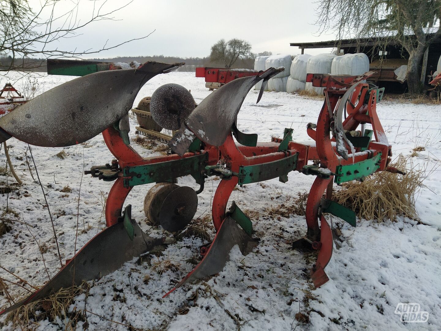 Kverneland 3x3 2015 y Ploughs