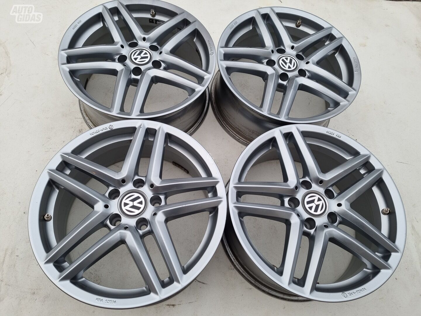 Volkswagen R17 Passat Passat light alloy R17 rims