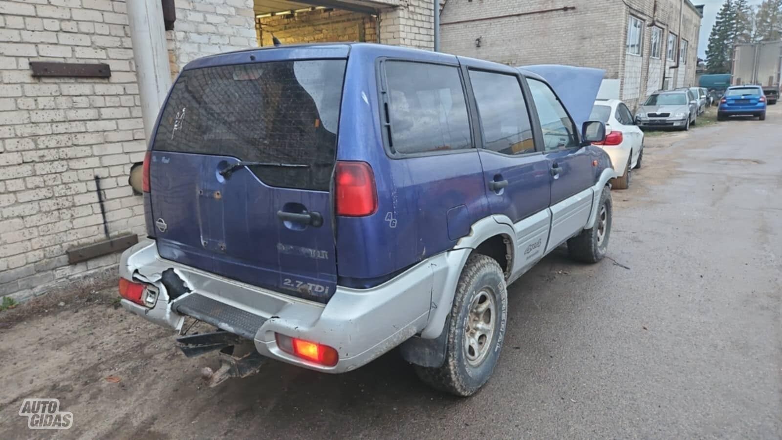 Nissan Terrano II 1998 y