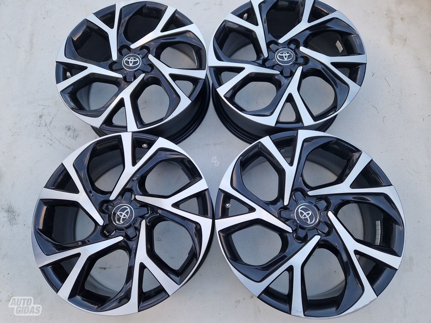 Toyota CHR originalūs CH-R light alloy R18 rims