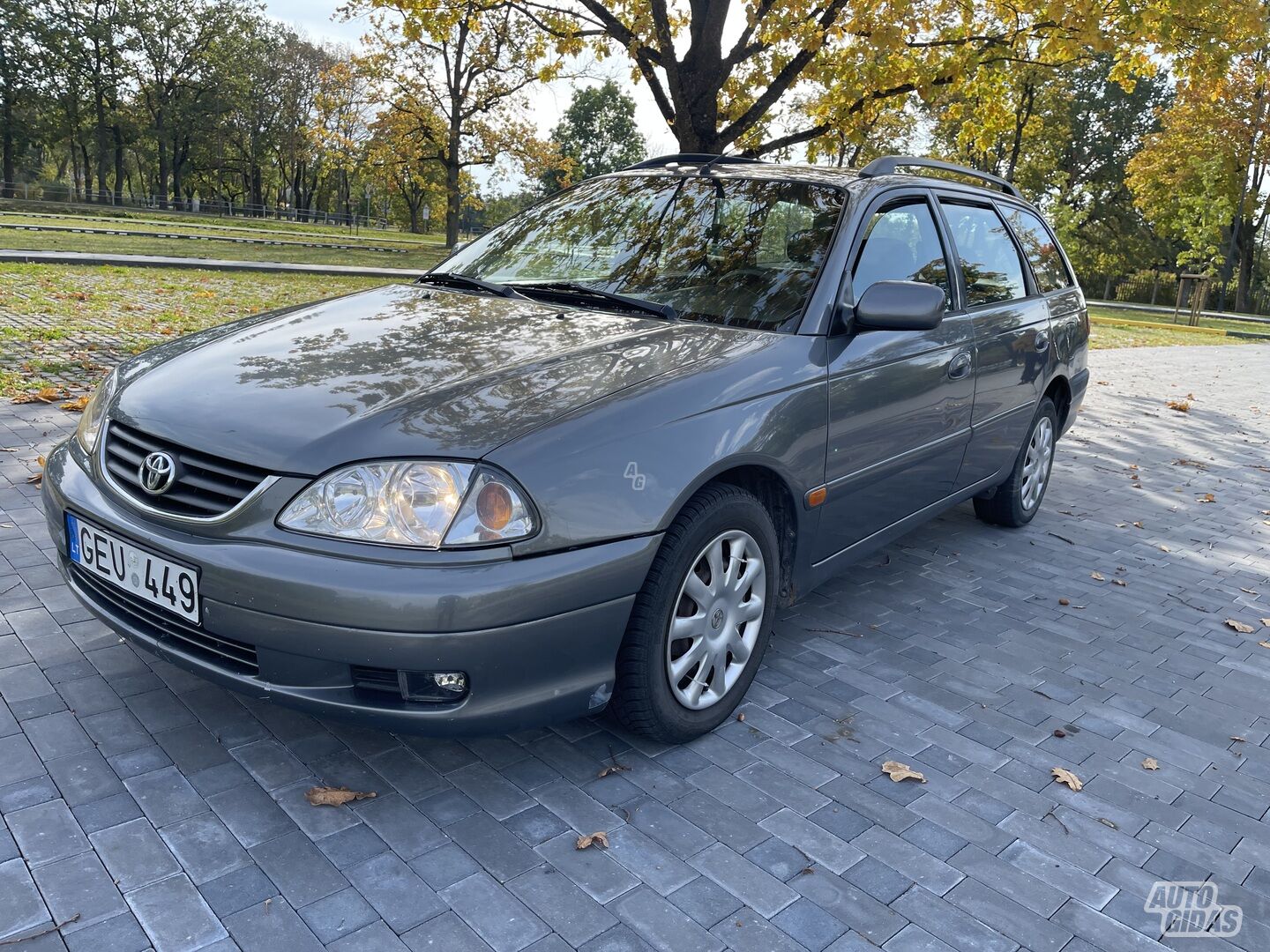 Toyota Avensis 2671 2001 m