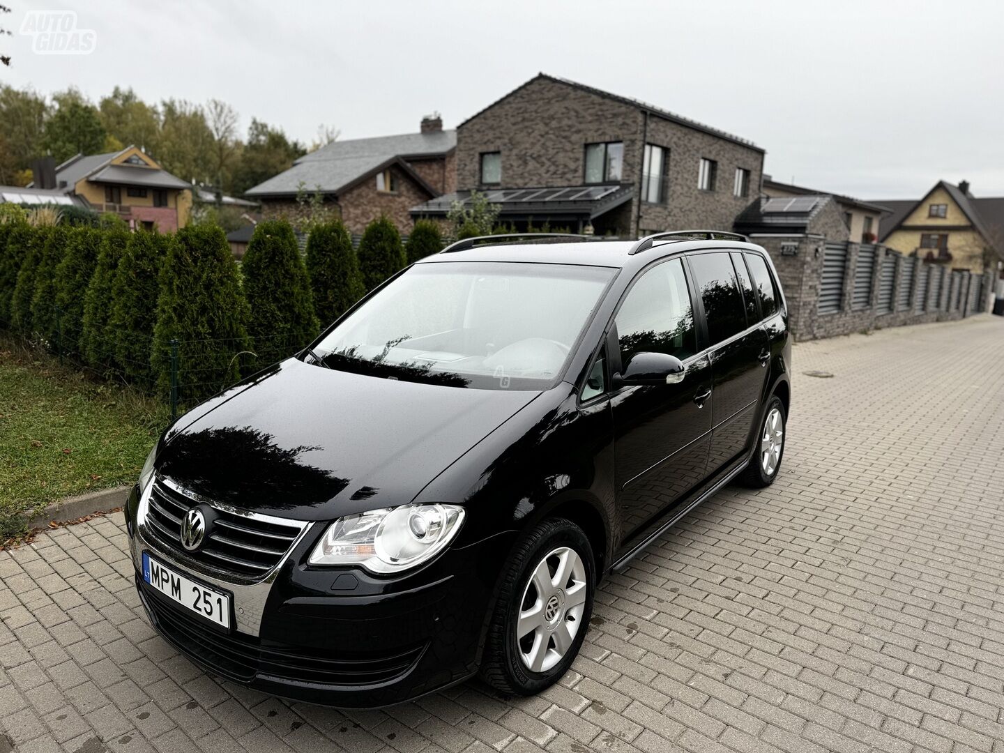 Volkswagen Touran 2009 г Минивэн