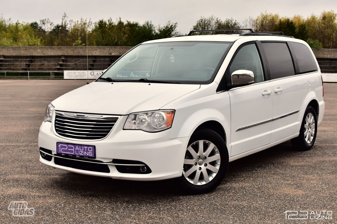 Chrysler Town & Country 2015 г Минивэн