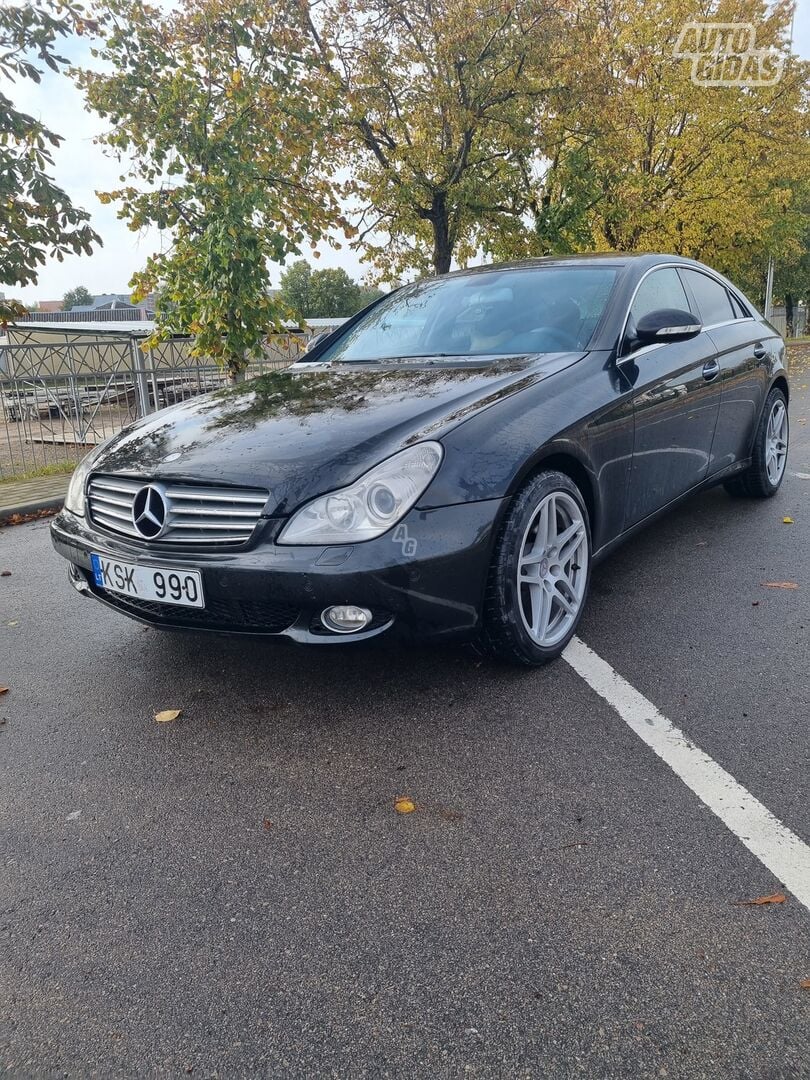 Mercedes-Benz CLS 320 2005 y Sedan