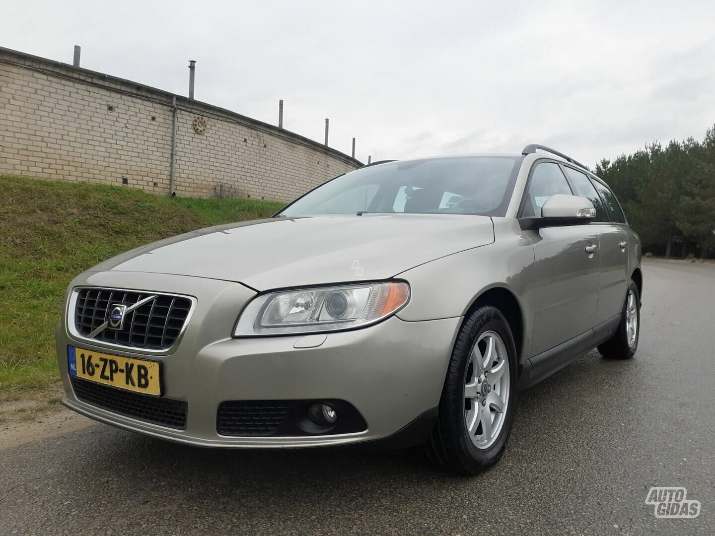 Volvo V70 IŠSIMOKĖTINAI 2008 г