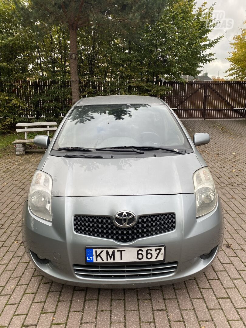 Toyota Yaris II 2008 г