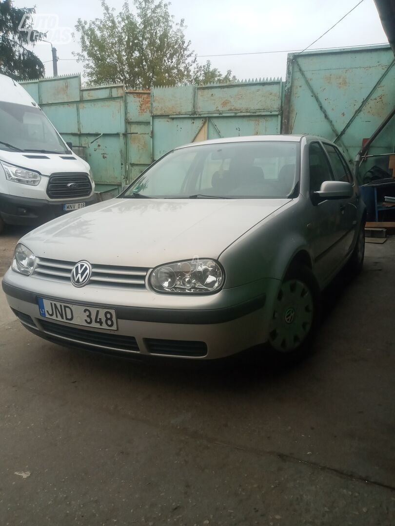 Volkswagen Golf 1998 m Hečbekas