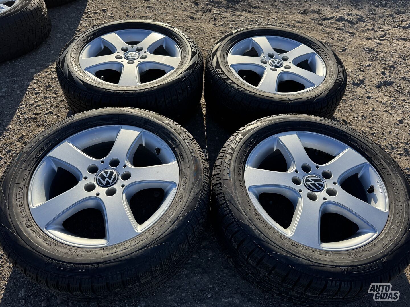 Volkswagen Siunciam, 7,5J ET42 light alloy R16 rims