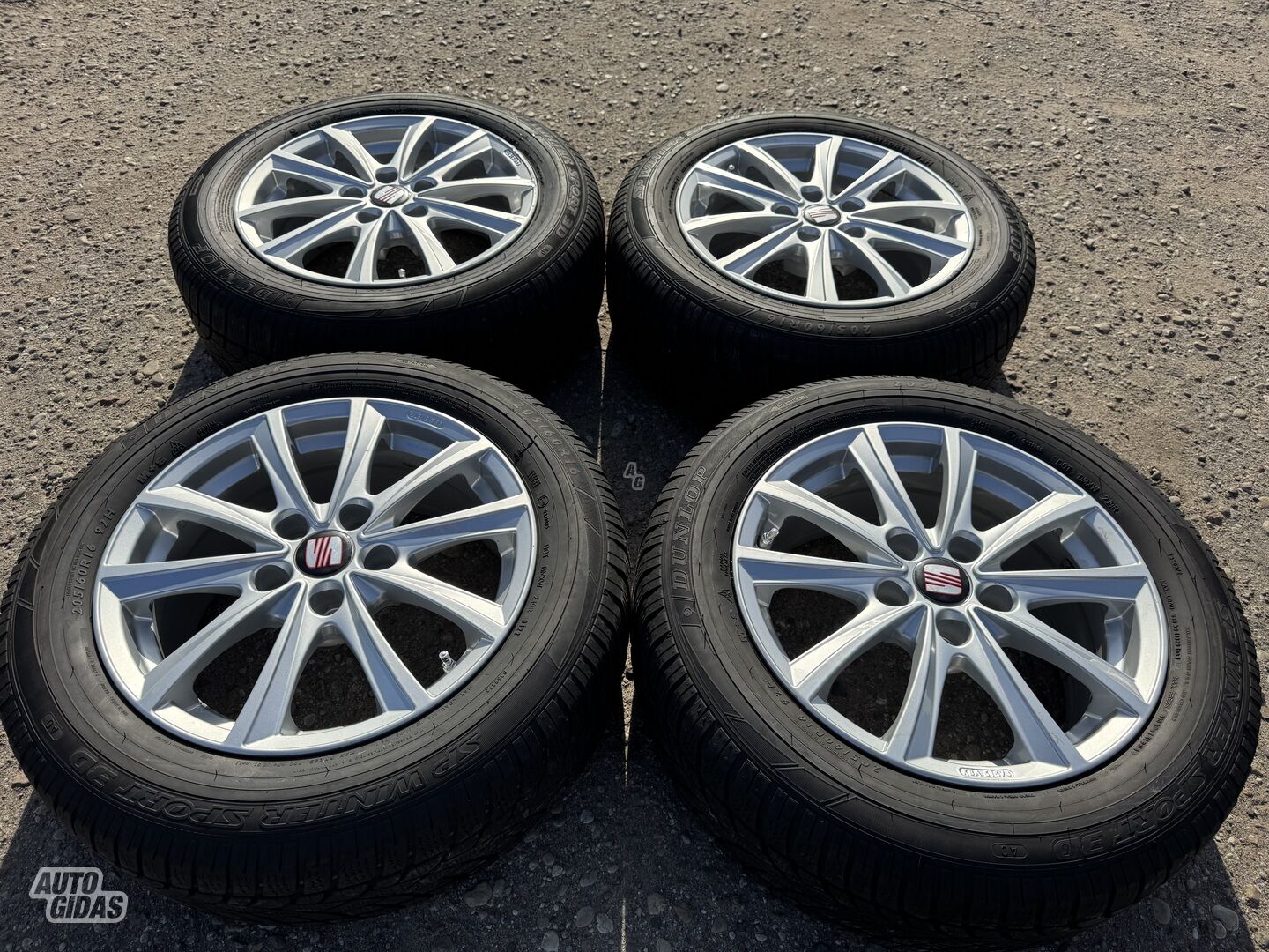 Seat Siunciam, 7J ET35 light alloy R16 rims