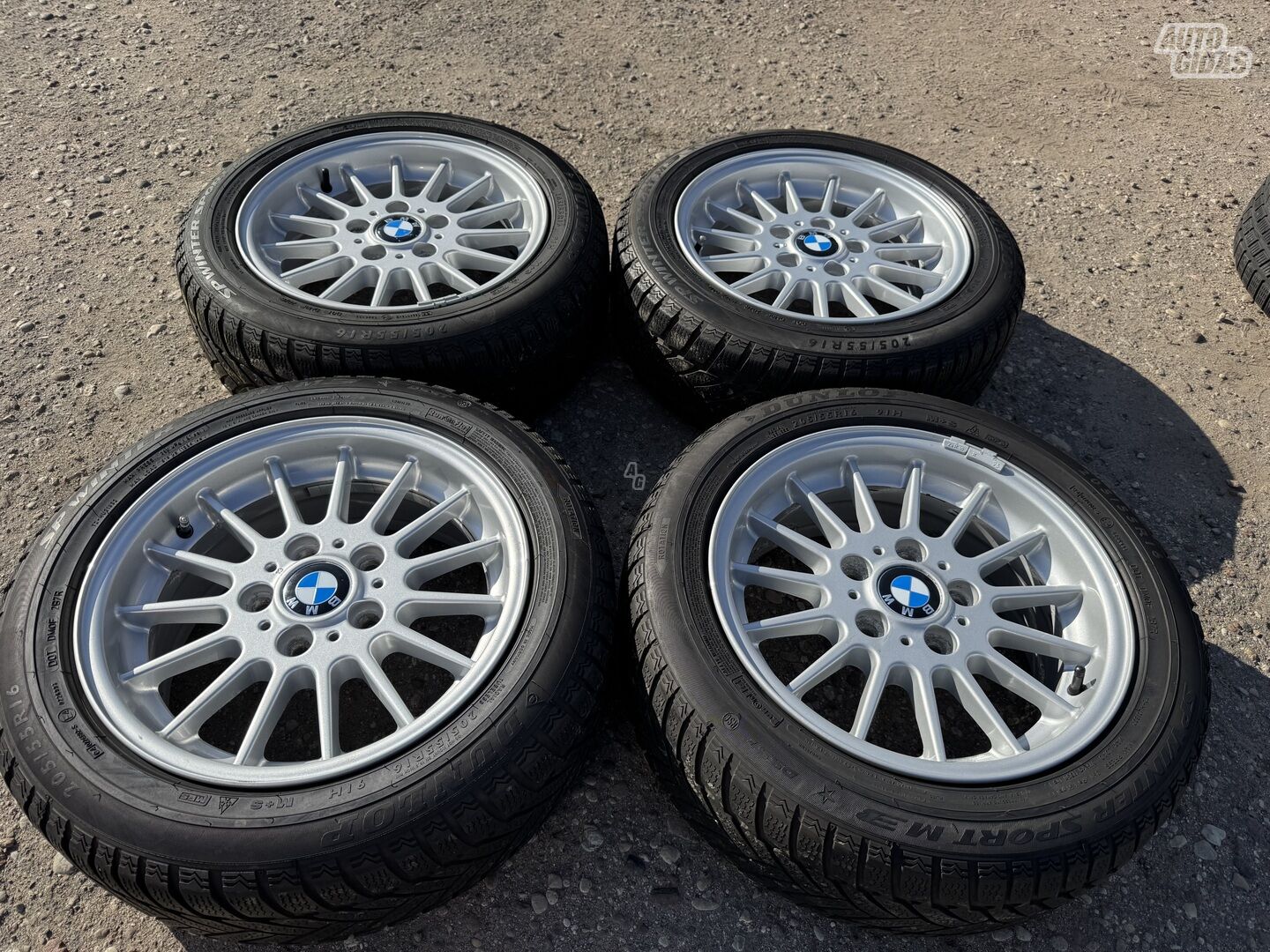 BMW Siunciam, 7J ET34 light alloy R16 rims