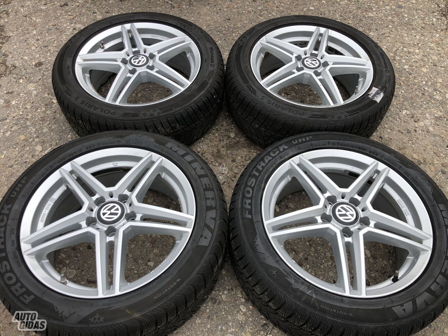 Volkswagen Siunciam, 7J ET49 light alloy R17 rims