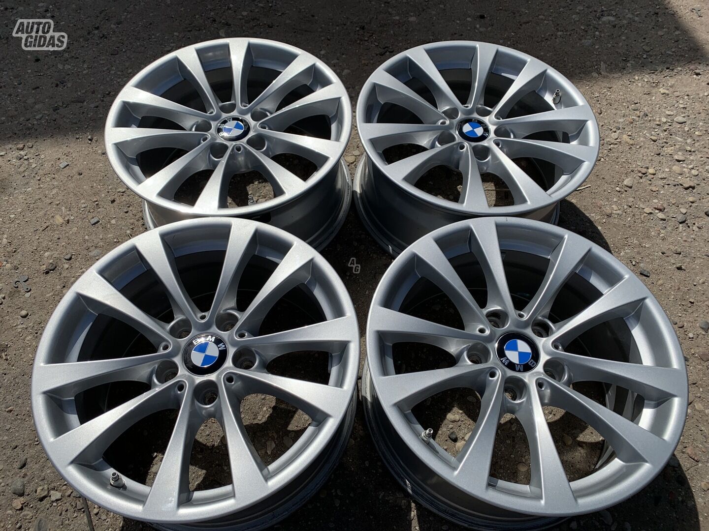 BMW Siunciam, 8J ET34 light alloy R17 rims